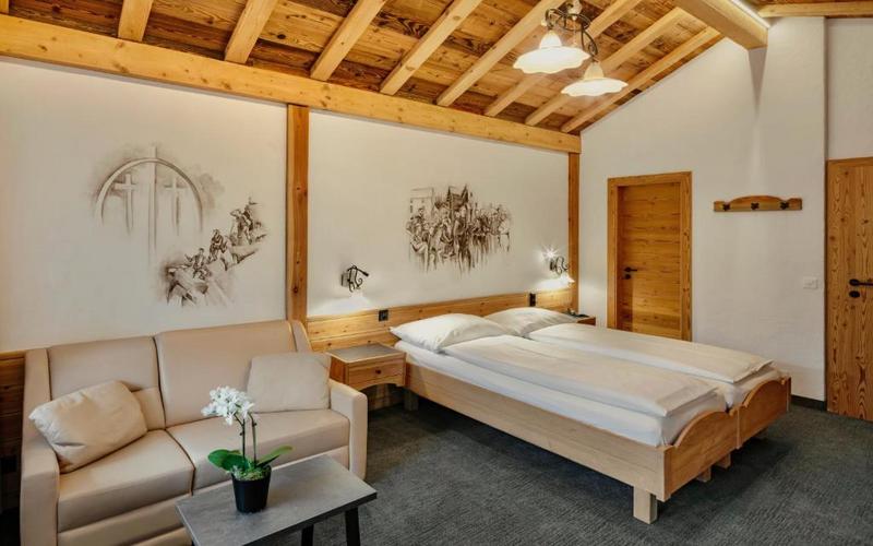 ola-travel-hotel-Hotel Antika