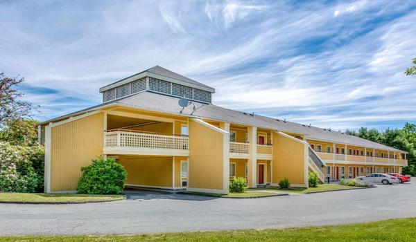 ola-travel-hotel-Econo Lodge Freeport