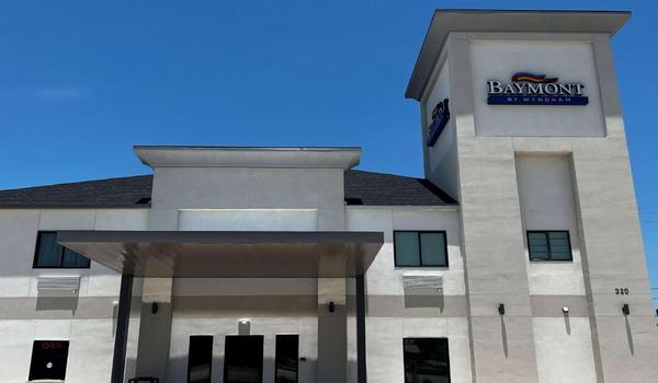 ola-travel-hotel-Baymont by Wyndham Freeport