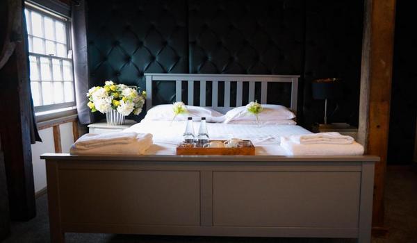 ola-travel-hotel-The Riverside Inn