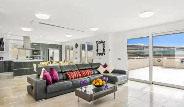ola-travel-hotel-El Marques Palace by Eurotels