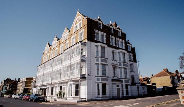 ola-travel-hotel-Abbots Cliff Hotel