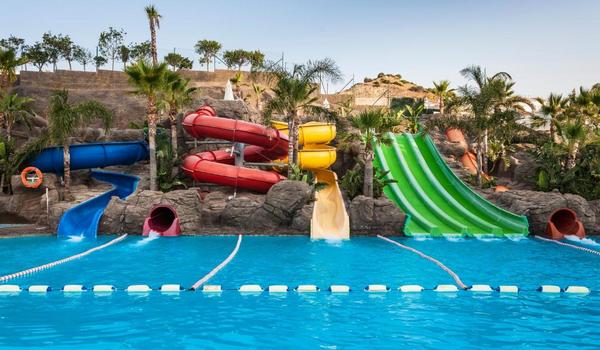 ola-travel-hotel-Hotel Los Patos Park