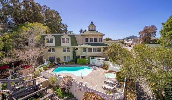ola-travel-hotel-Apple Farm Inn