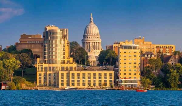 ola-travel-hotel-The Edgewater