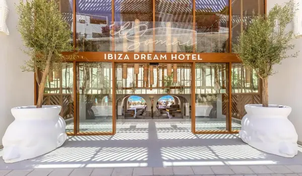 ola-travel-hotel-Grand Hotel Ibiza