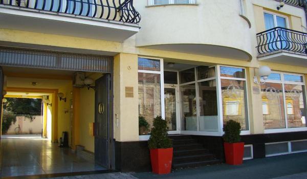 ola-travel-hotel-Villa Ariston