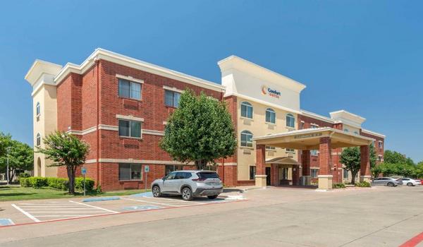 ola-travel-hotel-La Quinta by Wyndham McKinney