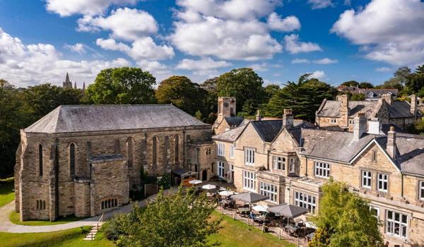 ola-travel-hotel-The Alverton Hotel
