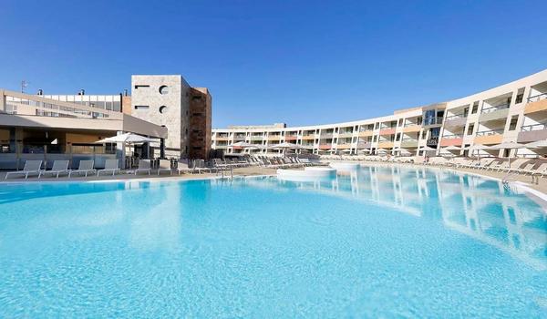 ola-travel-hotel-Geranios Suites & Spa