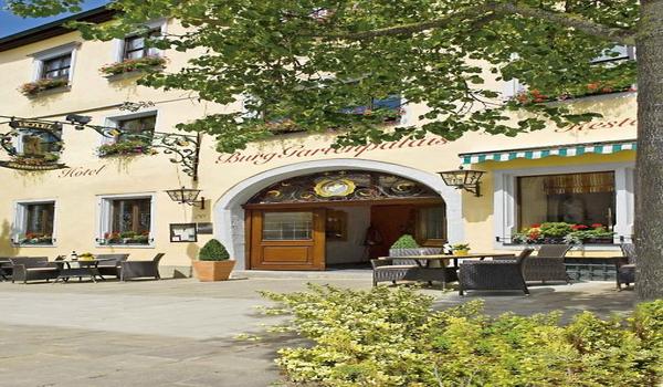 ola-travel-hotel-Renaissance Burg Hotel