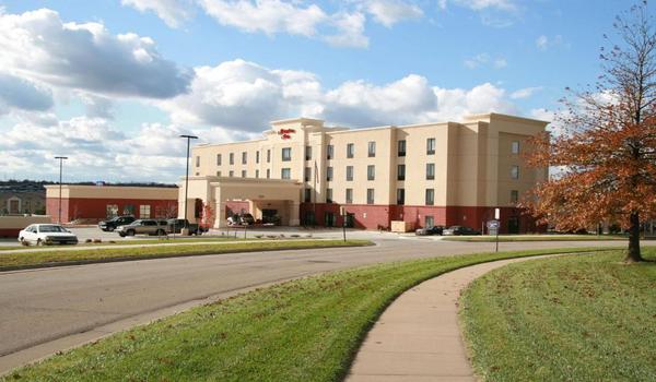 ola-travel-hotel-Hampton Inn Topeka
