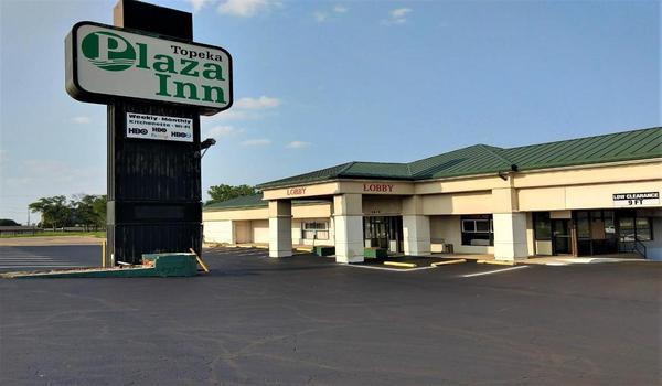 ola-travel-hotel-Topeka Plaza Inn