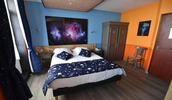 ola-travel-hotel-Hotel de Calais