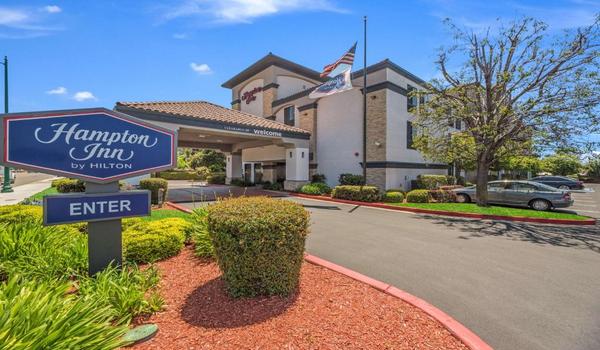 ola-travel-hotel-Hampton Inn Oakland Hayward