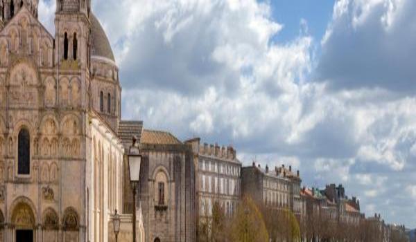 ola-travel-hotel-Domaine de Jonzac