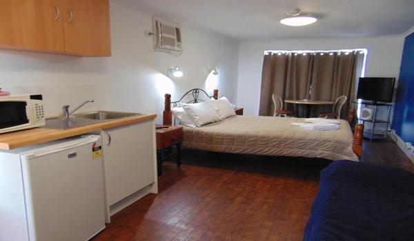 ola-travel-hotel-Fremantle Village