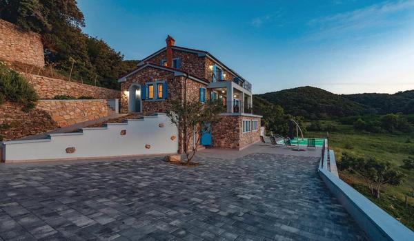 ola-travel-hotel-Villa Nela