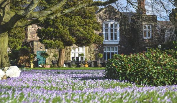 ola-travel-hotel-The Priory Hotel