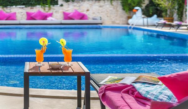 ola-travel-hotel-Kalkan Suites