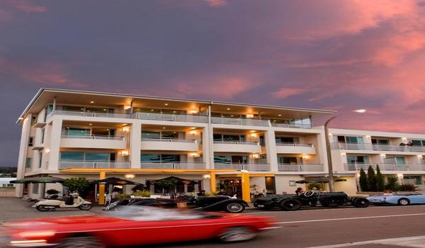 ola-travel-hotel-The Crown Hotel Napier