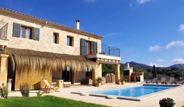 ola-travel-hotel-Can Pula