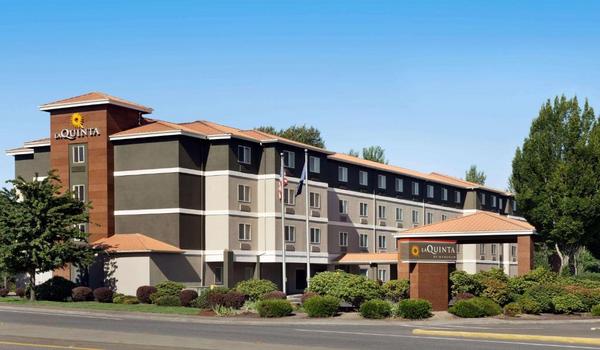 ola-travel-hotel-La Quinta Inn & Suites by Wyndham Salem