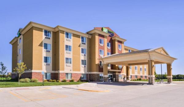 ola-travel-hotel-Holiday Inn Express & Suites York