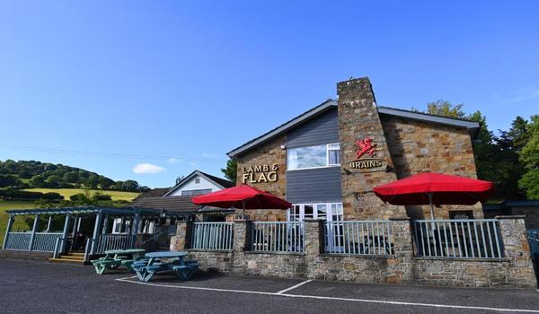 ola-travel-hotel-Lamb & Flag Inn