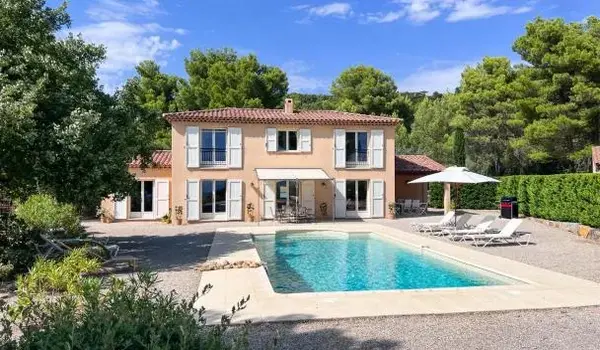 ola-travel-hotel-La Bastide du Clos des Roses