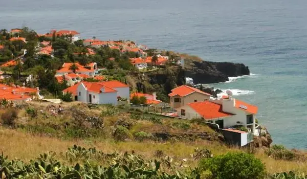ola-travel-hotel-Caniço Bay Club