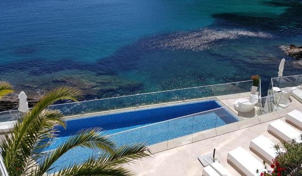 ola-travel-hotel-Hotel La Calanque