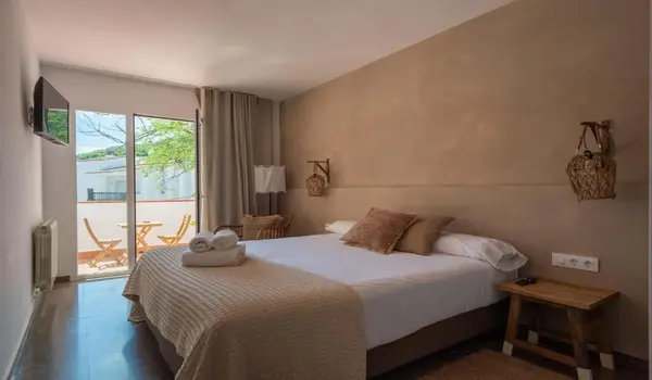 ola-travel-hotel-Sa Riera Hotel