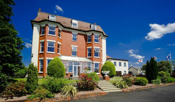 ola-travel-hotel-The Highland Moors