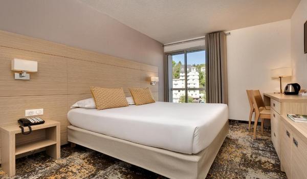 ola-travel-hotel-Hôtel Le Méditerranée