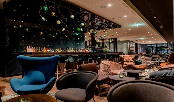 ola-travel-hotel-Motel One Stuttgart-Hauptbahnhof