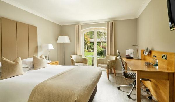 ola-travel-hotel-Lion Quays Hotel & Spa