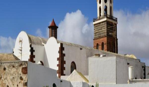 ola-travel-hotel-Famara Beach House