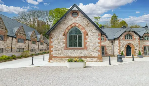 ola-travel-hotel-The Crown Inn
