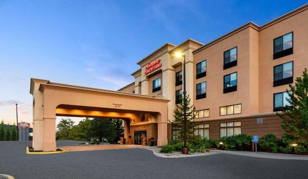 ola-travel-hotel-Holiday Inn Express & Suites Fairbanks