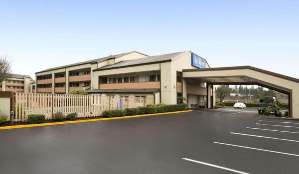 ola-travel-hotel-La Quinta Inn & Suites by Wyndham Seattle-Kirkland