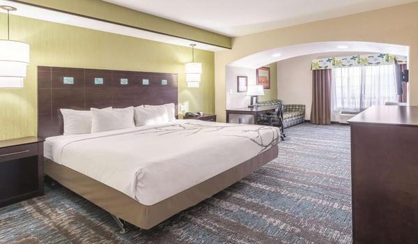 ola-travel-hotel-La Quinta by Wyndham Dallas Grand Prairie