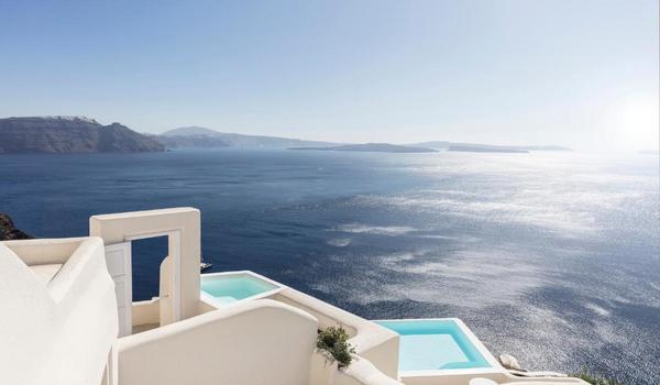 ola-travel-hotel-Canaves Oia Hotel