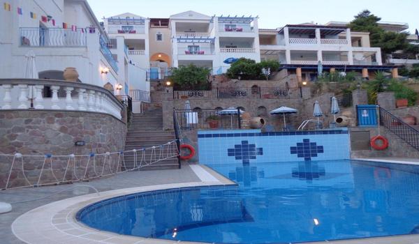 ola-travel-hotel-Dimitris Villas