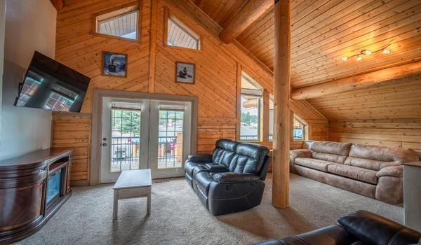 ola-travel-hotel-Alpine Lodge