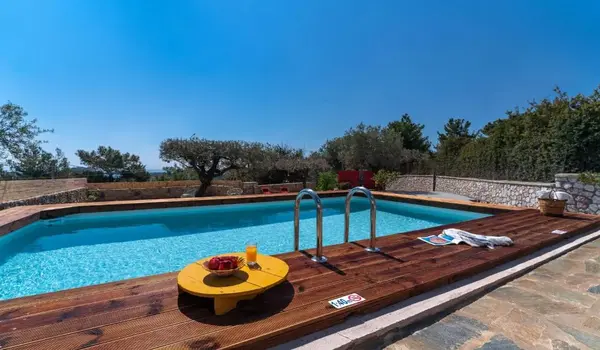 ola-travel-hotel-Kethy's Suites