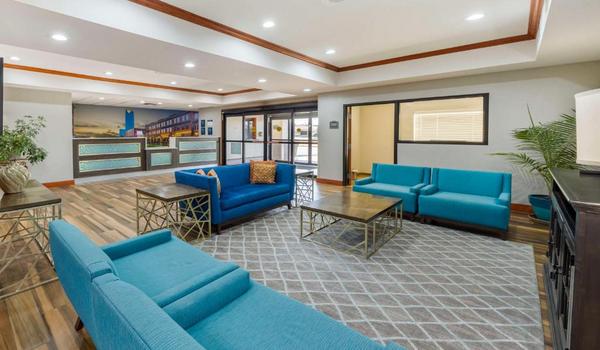 ola-travel-hotel-Best Western Plus Airport Inn & Suites