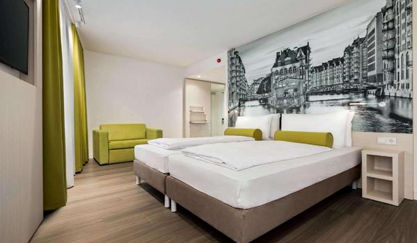 ola-travel-hotel-Super 8 by Wyndham Hamburg Mitte