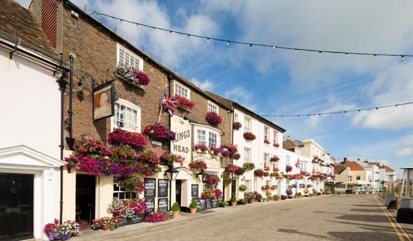 ola-travel-hotel-The King's Head Hotel