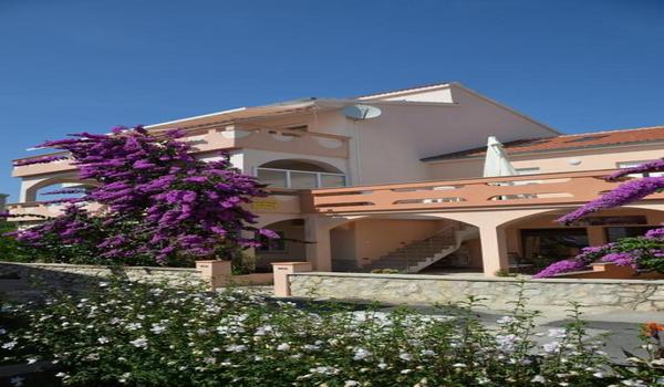 ola-travel-hotel-Apartments Villa Jadranka